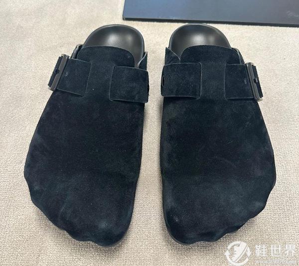 全新的 BALENCIAGA Sunday Mules 谍照