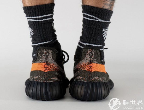 Yeezy 350 V2,adidas,,Dark Belu 暗黑版「灰橙」350 V2 上脚曝光！颜值你打几分？