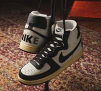 全新「熊猫」配色的 Nike Terminator High 实物图